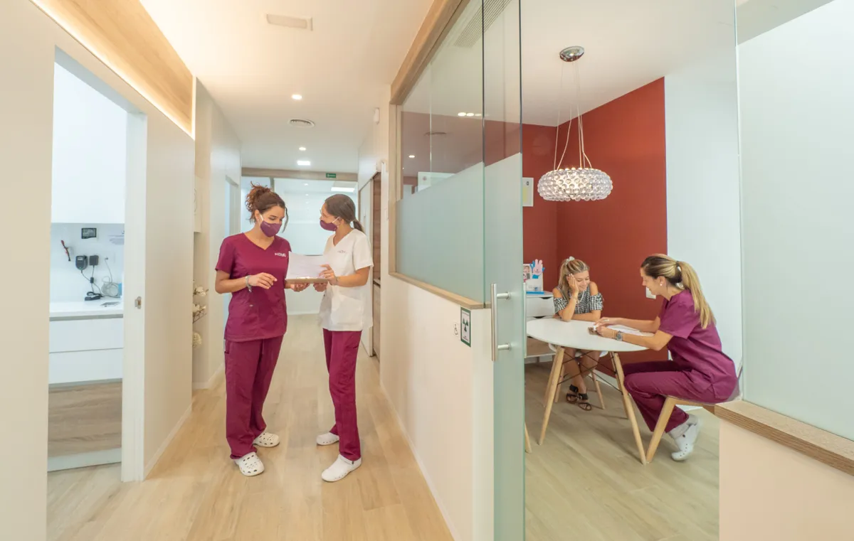 IKONIC Dental equipo Terrassa